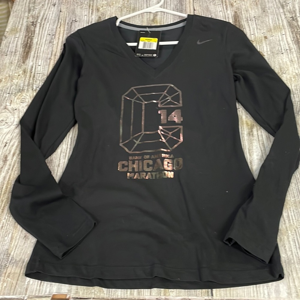 Nwt chicago marathon long sleeve shirt NIke small
